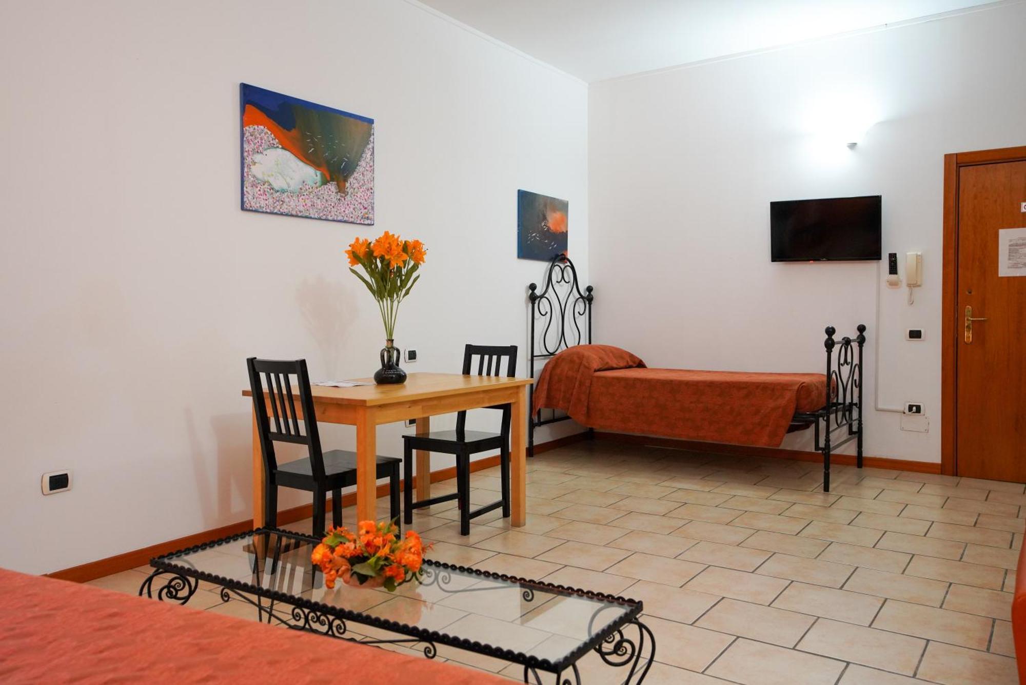 Residence Lupiae Lecce Buitenkant foto
