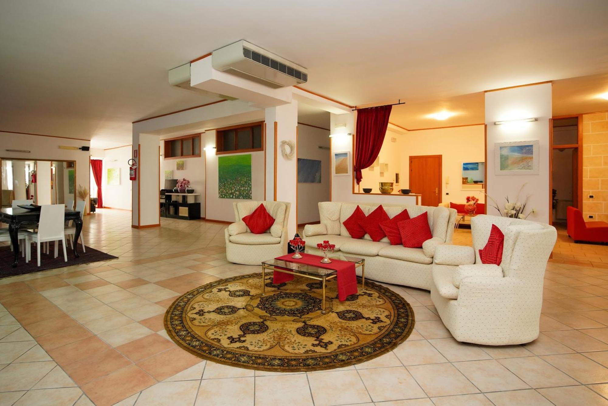 Residence Lupiae Lecce Buitenkant foto