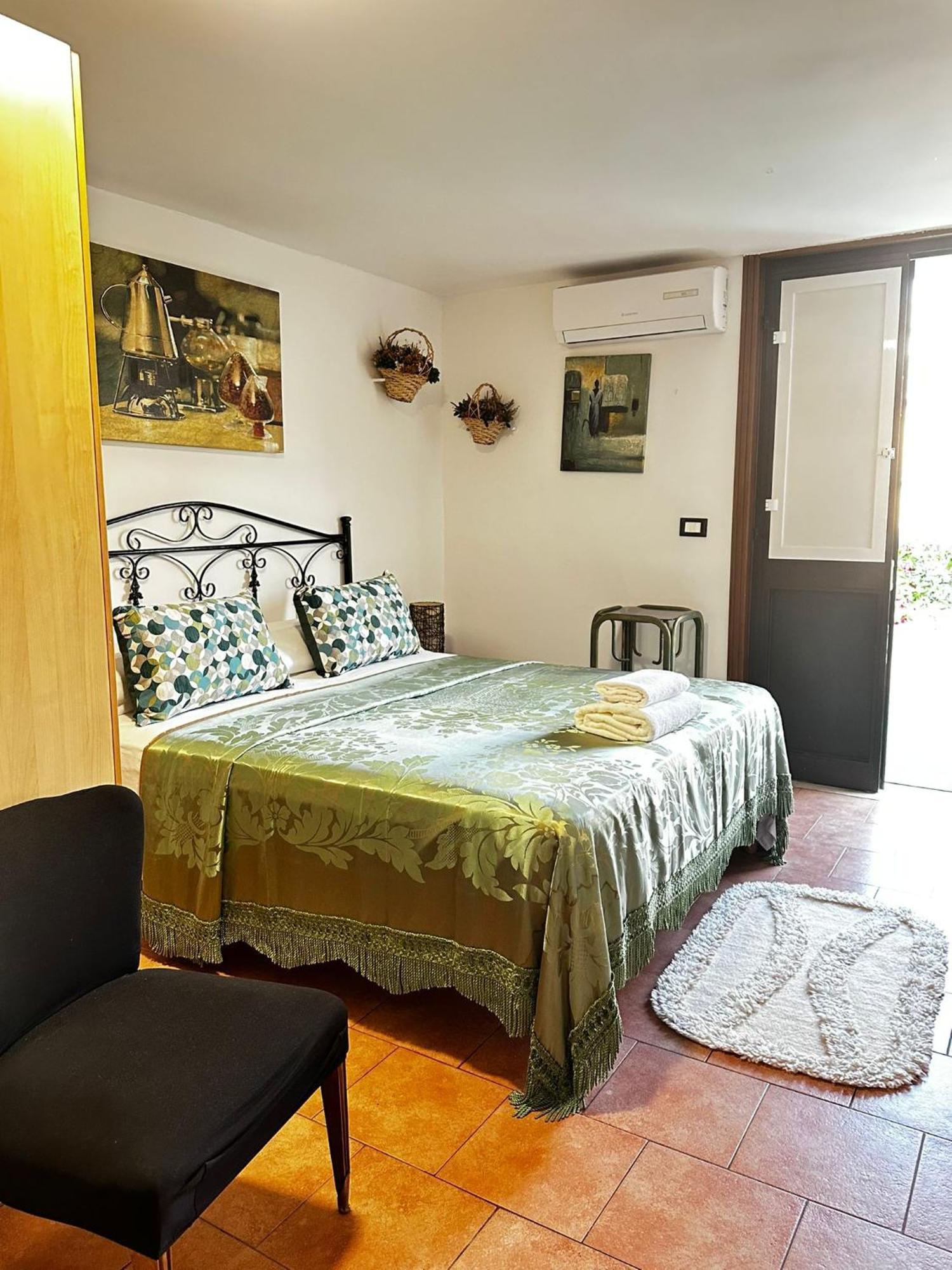 Residence Lupiae Lecce Buitenkant foto